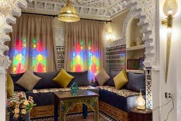 تختخواب و صبحانه Dar Md