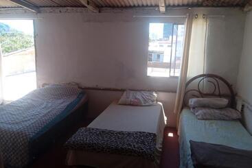 Hostel Leonardo