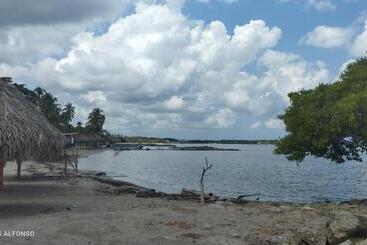 هتل Hospedaje Los Almendros