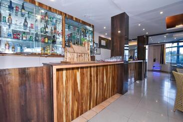 هتل M Bar And Restaurant