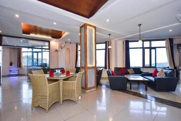 هتل M Bar And Restaurant