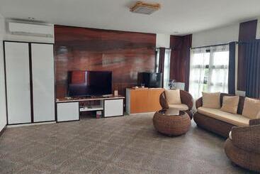 هتل Maclare Resort
