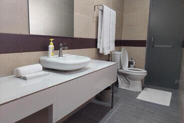 هتل Maclare Resort