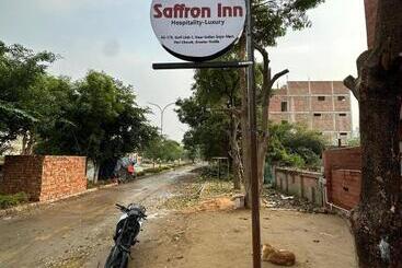 هتل Saffron Inn