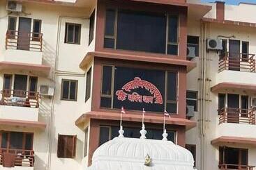 هتل Swaminarayan Bhakti Dham