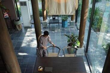 هتل Toki Retreat Vân Long