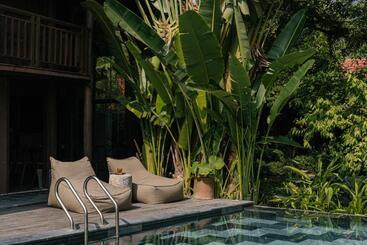 هتل Toki Retreat Vân Long