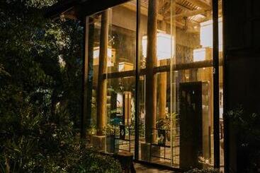 هتل Toki Retreat Vân Long