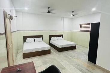 هتل Vinayaka Tourist Home