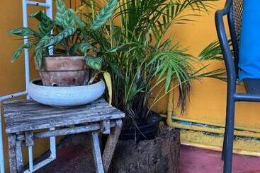 پانسیون Bnb Somom Mobay Lodging