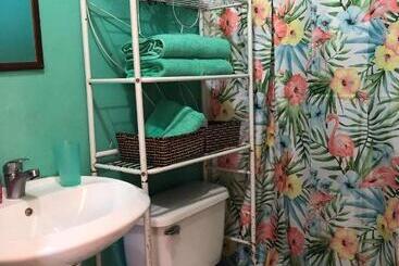 پانسیون Bnb Somom Mobay Lodging