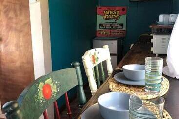 پانسیون Bnb Somom Mobay Lodging