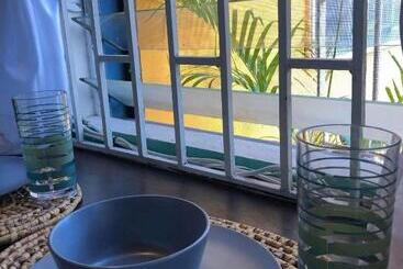 پانسیون Bnb Somom Mobay Lodging