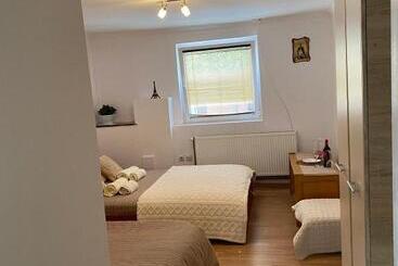 پانسیون željana Rooms