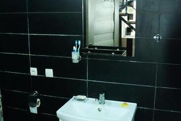 پانسیون Guesthouse Lasha