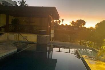 پانسیون Suites Casa Maia