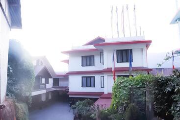 Starlight Bhumzang Hotel & Spa