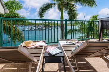 The Yacht Club Penthouse C14