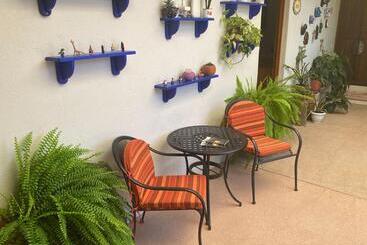 Zandoyo Bed & Breakfast