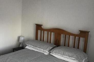 هاستل The New Juniper Berry Pub & Guest Rooms