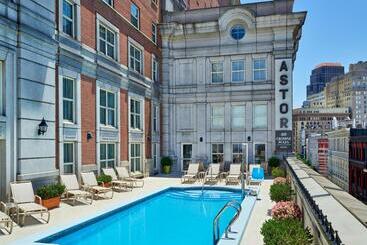 Beautiful Unit At The Heart Of Bourbon Street