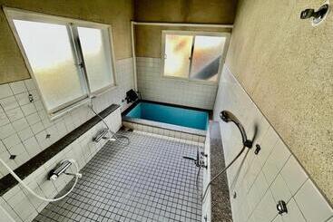 تختخواب و صبحانه Yuzawa House