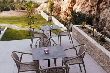 Boutique Hotel Mavie   Adults Only