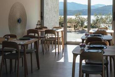 Boutique Hotel Mavie   Adults Only