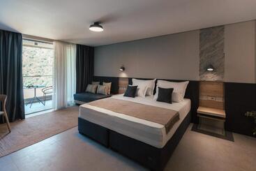 Boutique Hotel Mavie   Adults Only