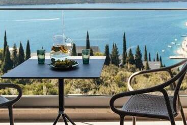 Boutique Hotel Mavie   Adults Only