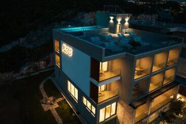 Boutique Hotel Mavie   Adults Only