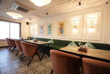 Elite Hotel Lime Stay Greater Noida