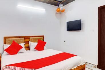 هتل Cg Inn Pool Rooftop