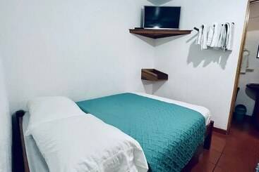 胶囊酒店 Hostal Nuevo Arenal Downtown, Private Rooms With Bathroom