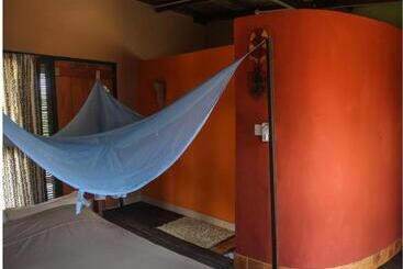 هتل Fantas Folly Beach Lodge