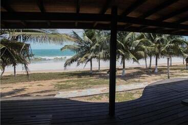 هتل Fantas Folly Beach Lodge