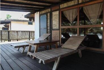 هتل Fantas Folly Beach Lodge