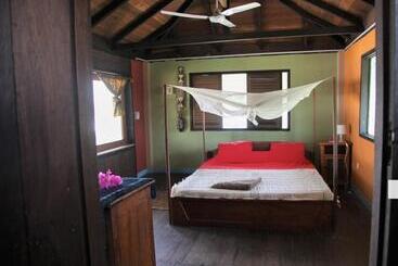 هتل Fantas Folly Beach Lodge
