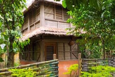 هتل Ferme Yaka Yale