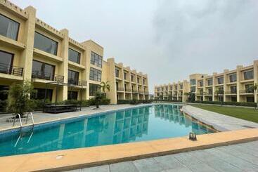 هتل Parklane Resort Dhanbad