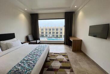 هتل Parklane Resort Dhanbad