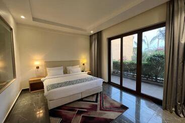 هتل Parklane Resort Dhanbad