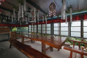هتل Reddoorz @ Cristina S Hideaway Resort Tanay