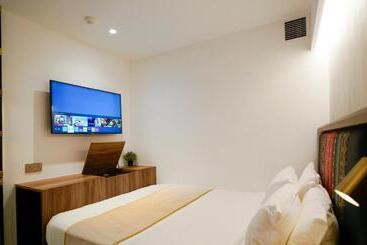 هتل St Signature Bugis Middle, Short Overnight, 11 Hours 8pm 7am