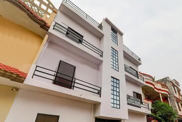 هتل Gracious Guest House