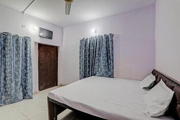 هتل Gracious Guest House
