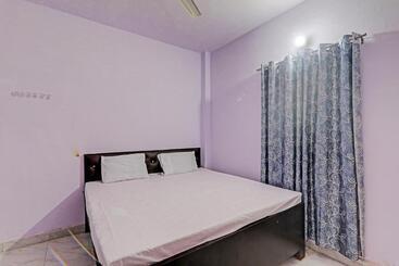 هتل Gracious Guest House