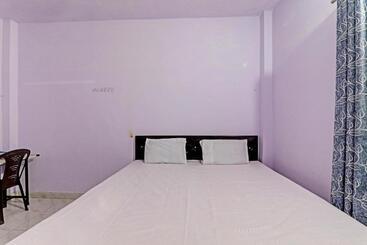 هتل Gracious Guest House