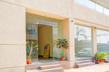 Oyo Hotel H K Villa
