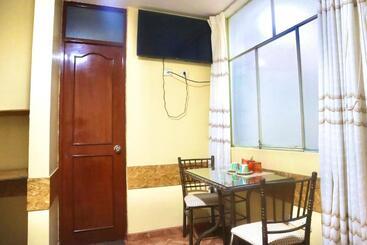 پانسیون Hostal Sol & Luna
